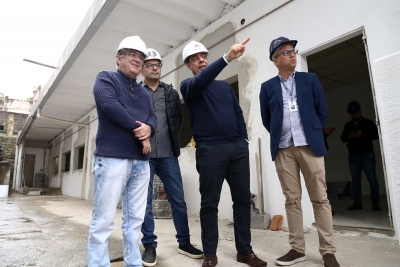 Vereador Professor Jander acompanha prefeito Auricchio durante visita às obras do novo CRAS