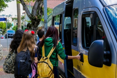 Prefeitura realiza recadastramento para o programa Auxílio Transporte Escolar