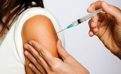 Ministério da Saúde convoca adolescentes para tomar a vacina contra o HPV