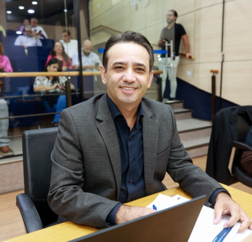 Vereador Cicinho Moreira propõe reconhecimento facial integrado ao Smart Sanca para controle de presença e informação em tempo real aos responsáveis de alunos da rede municipal de ensino