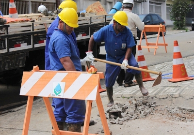 Obra do DAE de São Caetano interdita rua Piauí para modernização da rede de água