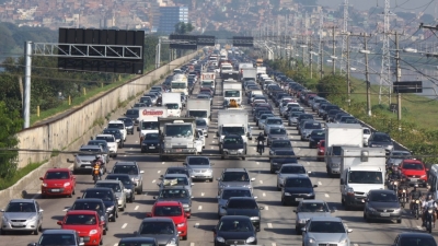 Motoristas podem fazer o licenciamento antecipado de 2017