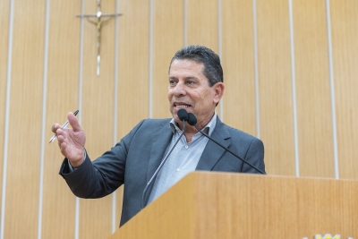 Gilberto Costa refor&ccedil;a defesa por bolsas de estudo em S&atilde;o Caetano no in&iacute;cio do ano letivo