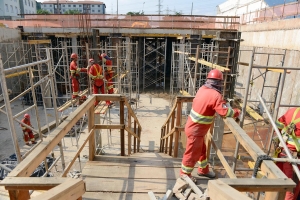 Obras de piscin&atilde;o v&atilde;o acabar com enchentes no Rudge Ramos