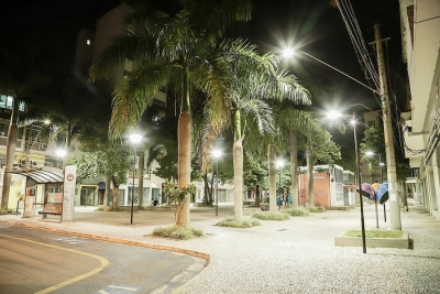 Nova iluminação valoriza a Praça Cardeal Arcoverde