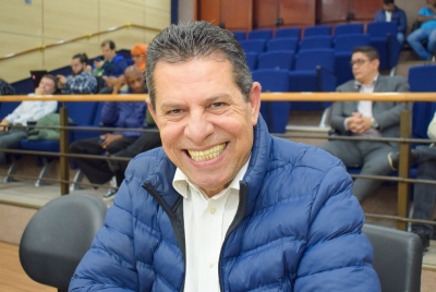 Gilberto Costa celebra novas regras hoteleiras ap&oacute;s mo&ccedil;&atilde;o de apoio na C&acirc;mara