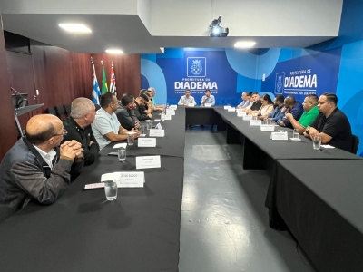 Prefeito Taka faz balanço da gestão com vereadores de Diadema