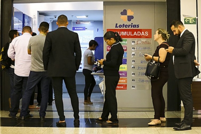 Apostar na loteria fica mais caro; Mega-Sena custa R$ 4,50