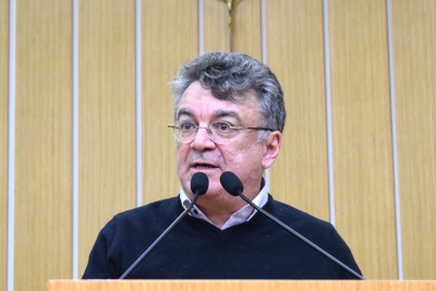 Jander Lira prop&otilde;e inclus&atilde;o de livros na cesta b&aacute;sica para incentivar leitura em S&atilde;o Caetano