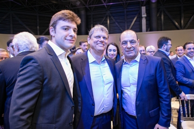 Deputado estadual Thiago Auricchio, governador Tarcísio e prefeito Auricchio