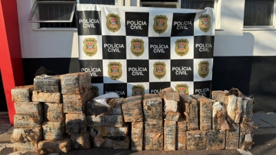Pol&iacute;cia Civil encontra po&ccedil;o que escondia quase 1 tonelada de maconha
