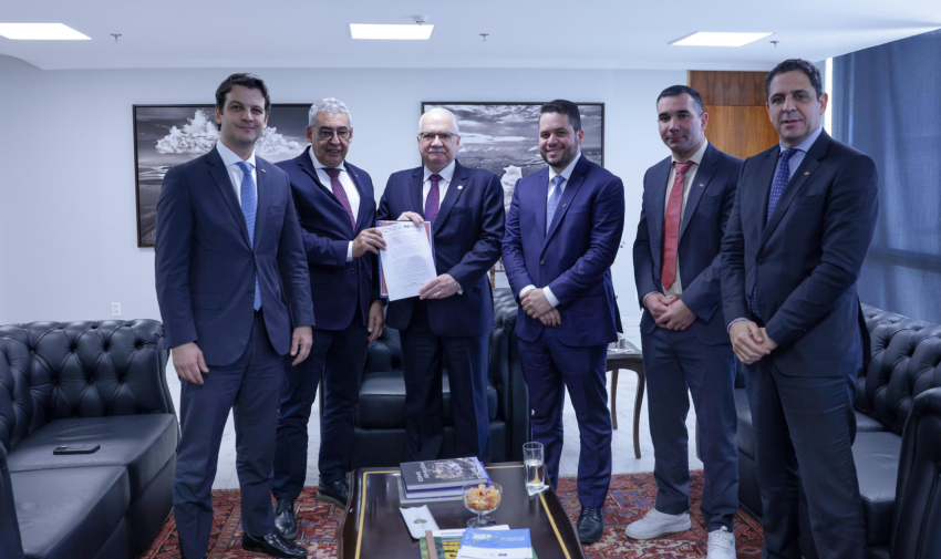 Gilvan Ferreira representa a FNP em Brasília, defende responsabilidade fiscal dos municípios e busca investimentos para Santo André
