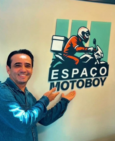 Vereador Cicinho Moreira prop&otilde;e primeiro Espa&ccedil;o Motoboy em S&atilde;o Caetano ap&oacute;s conhecer iniciativa na Grande S&atilde;o Paulo
