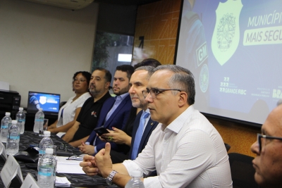 Cons&oacute;rcio ABC conquista R$ 5,1 milh&otilde;es e entrega 3,6 mil armas as GCMs da regi&atilde;o