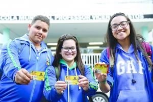 Estudantes de S&atilde;o Caetano t&ecirc;m passe escolar gratuito