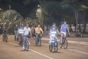 Pedalada noturna realiza edi&ccedil;&atilde;o com sucesso em S&atilde;o Caetano