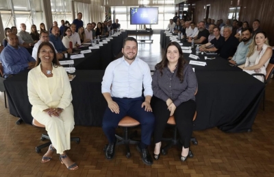 Prefeito Gilvan Ferreira re&uacute;ne secretariado e define metas estrat&eacute;gicas para 2026