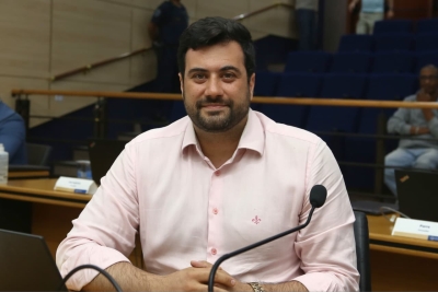 C&eacute;sar Oliva prop&otilde;e Redu&ccedil;&atilde;o de Jornada de Trabalho para Cuidadores de Pessoas com Defici&ecirc;ncia