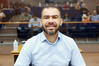 Igor Cavelagna apresenta indica&ccedil;&otilde;es para melhorias no bairro Santa Maria