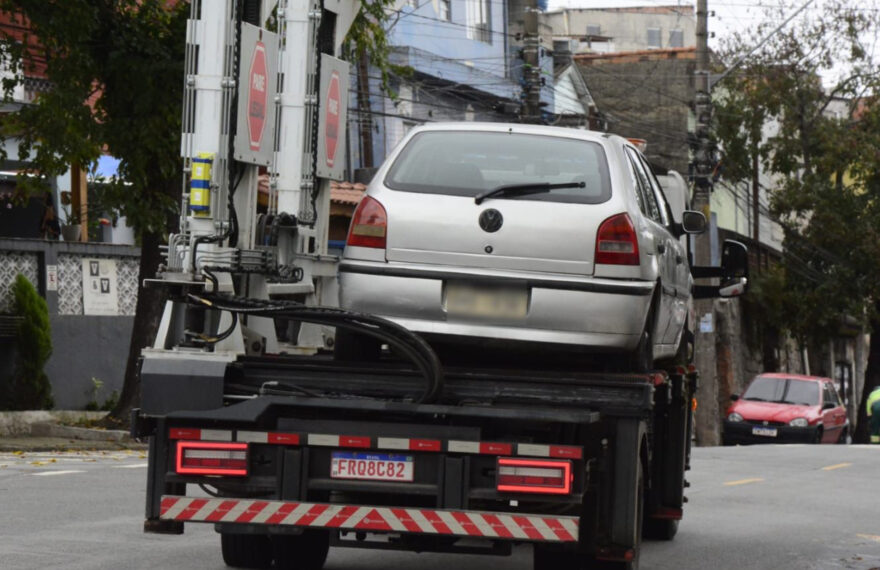 Santo André emite 300 notificações para retirada de veículos abandonados das ruas