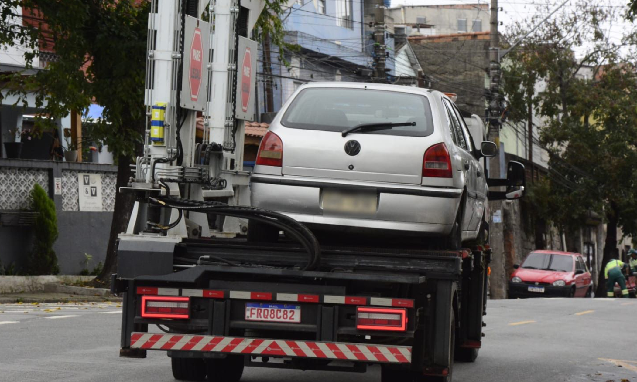 Santo André emite 300 notificações para retirada de veículos abandonados das ruas