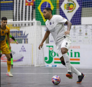 Liga São Caetano goleia Magnus Futsal por 4 a 0 em noite do goleiro Murilo e do capitão Paulinho