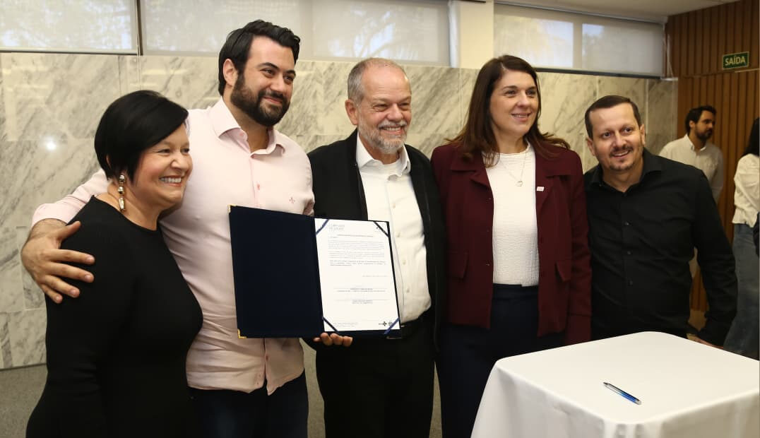 César Oliva comemora avanço histórico com a chegada do Teste do Pezinho Ampliado em SCS
