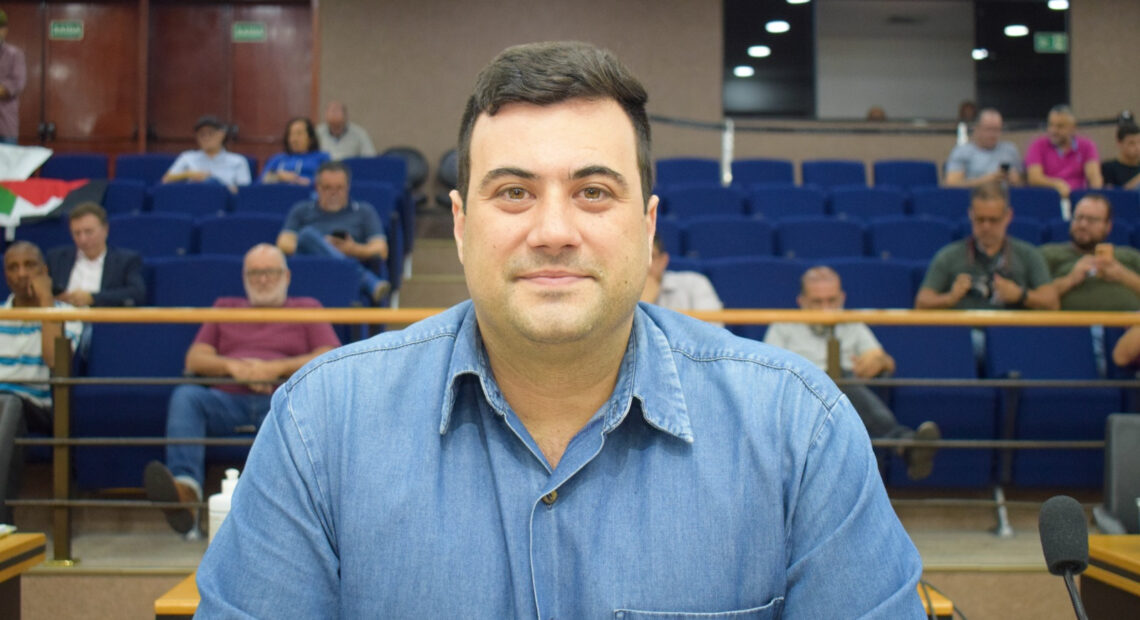 César Oliva propõe projeto de lei inédito para apoiar irmãos de pessoas com deficiência e TEA