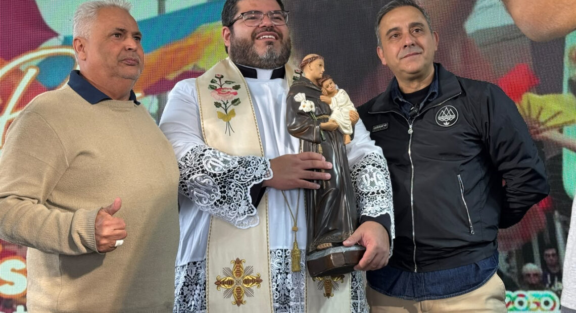 Prefeito Guto Volpi entrega revitalização do Mirante Santo Antônio