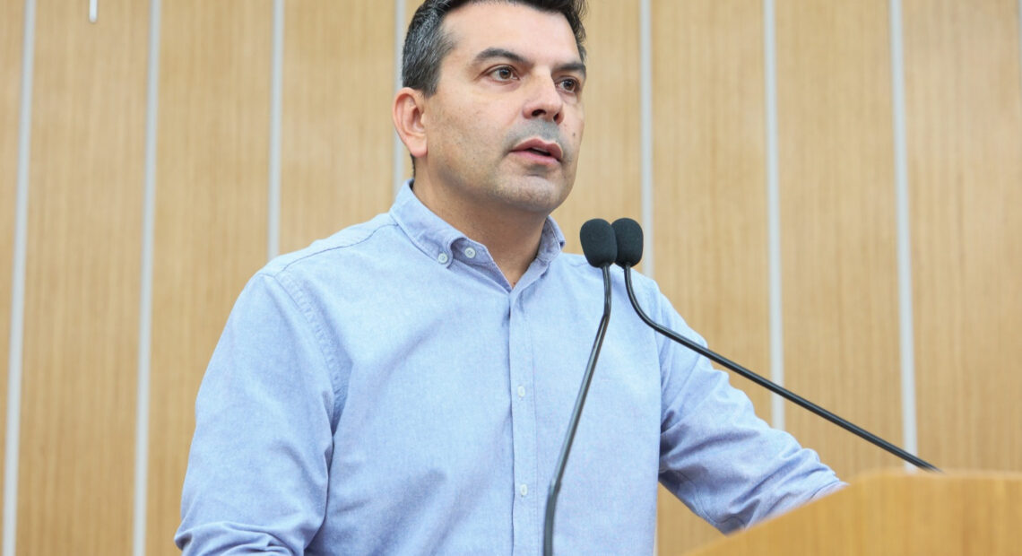 Luis Galarraga propõe programa de intercâmbio educacional para estudantes de São Caetano