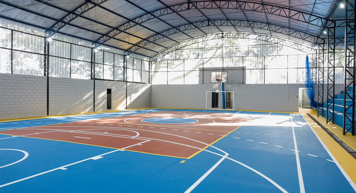 Prefeitura de São Caetano inaugura quadra poliesportiva revitalizada da EMEF Padre Luiz Capra