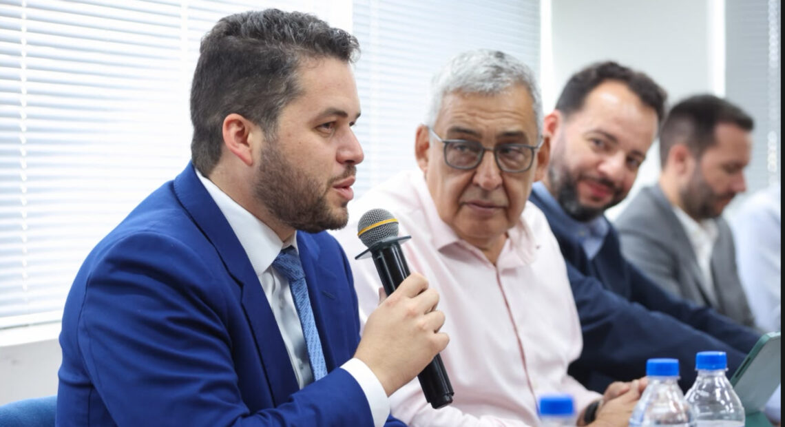 Gilvan debate Reforma Tributária com prefeitos em Porto Alegre e se reúne com governador Eduardo Leite