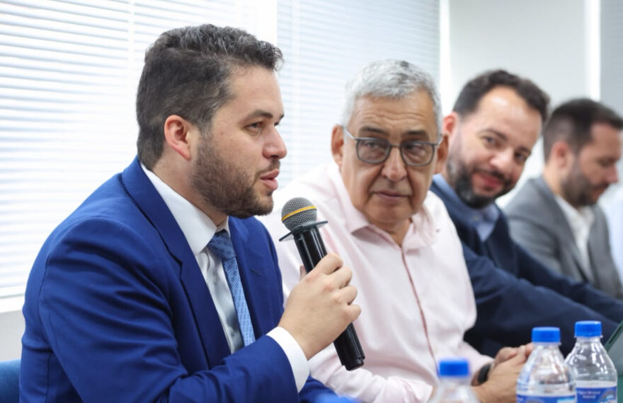 Gilvan debate Reforma Tributária com prefeitos em Porto Alegre e se reúne com governador Eduardo Leite
